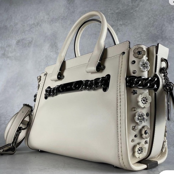 Coach Swagger with Tea Rose Leather Purse - Picture 1 of 14